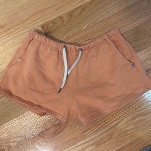 Vuori lounge shorts
